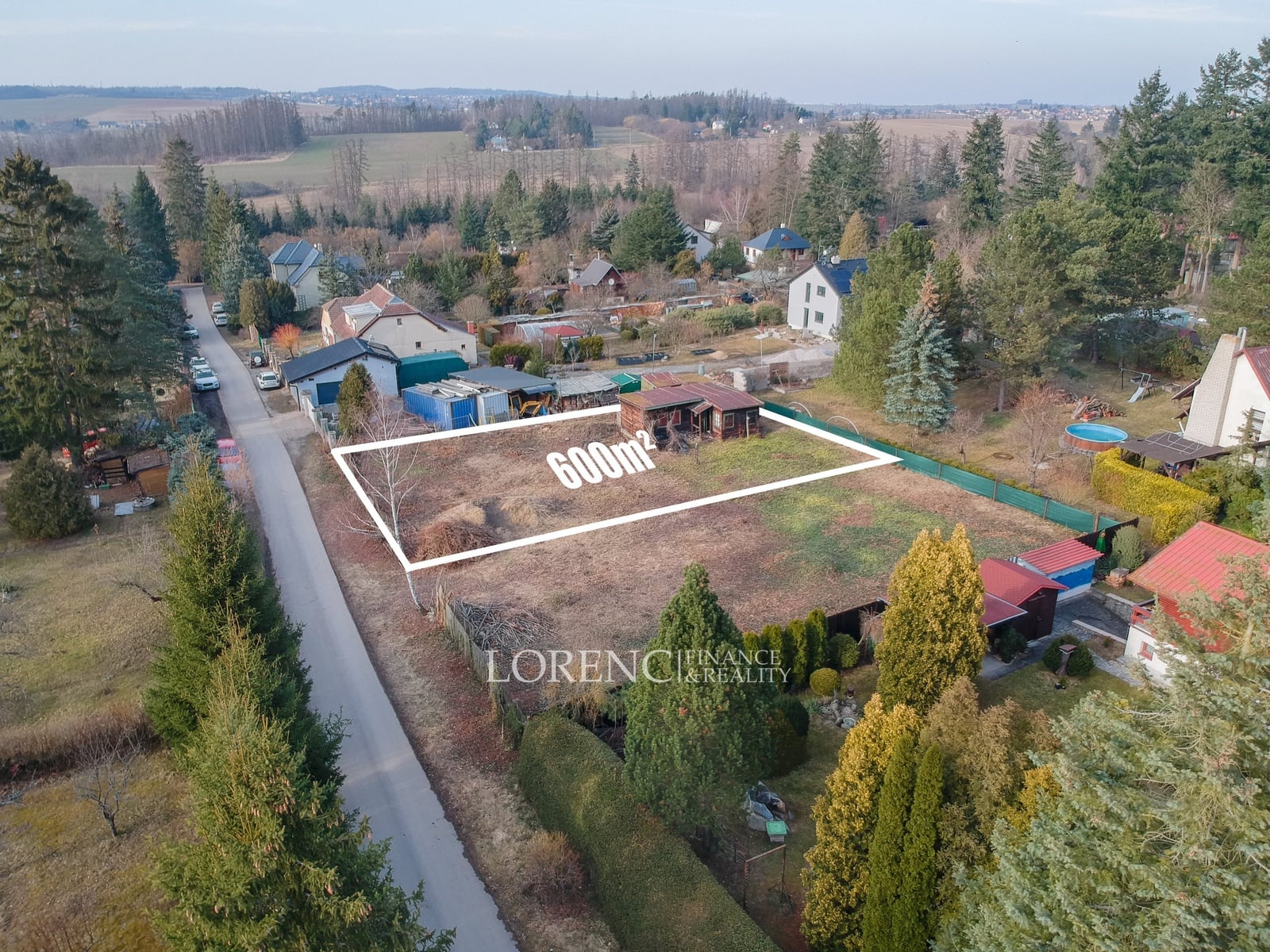 Krásný pozemek v chatové oblasti u lesa, ideální pro výstavbu, 632 m² - Unhošť