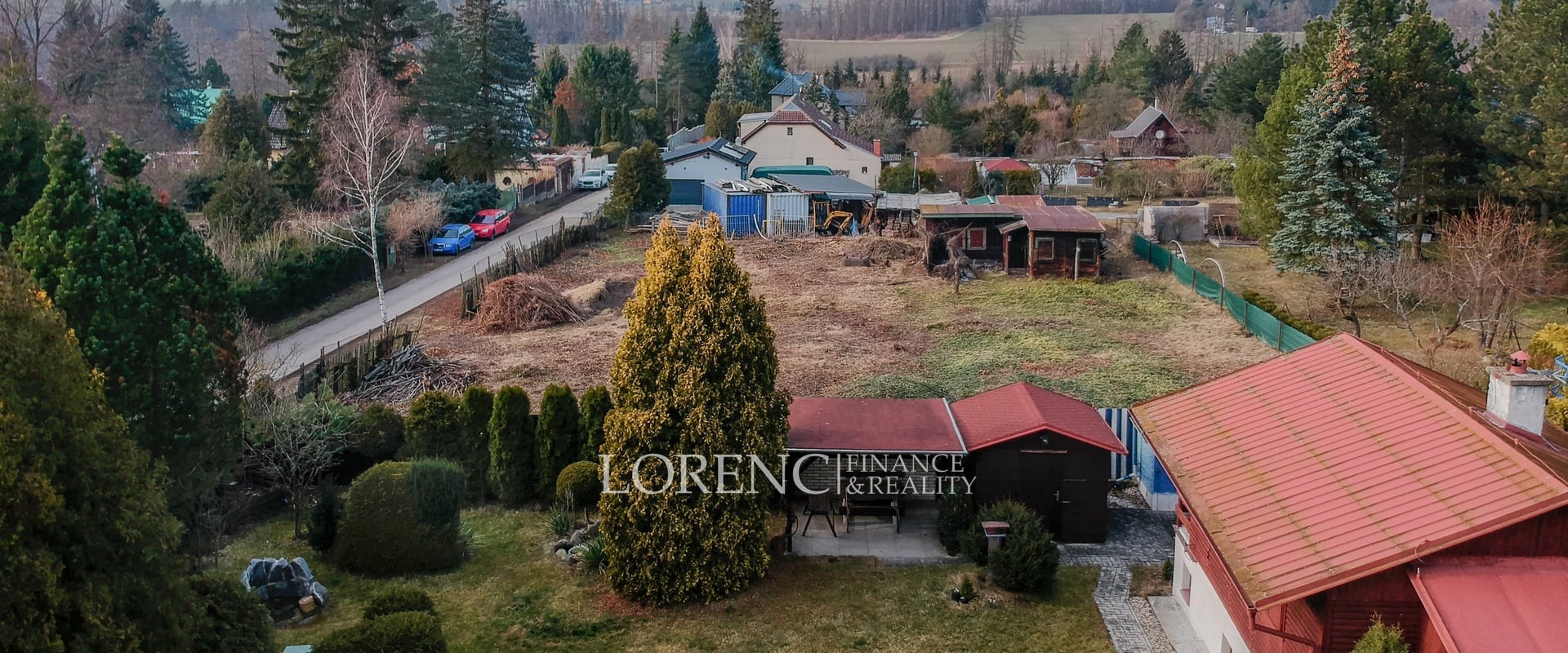 Krásný pozemek v chatové oblasti u lesa, ideální pro výstavbu, 631 m² - Unhošť