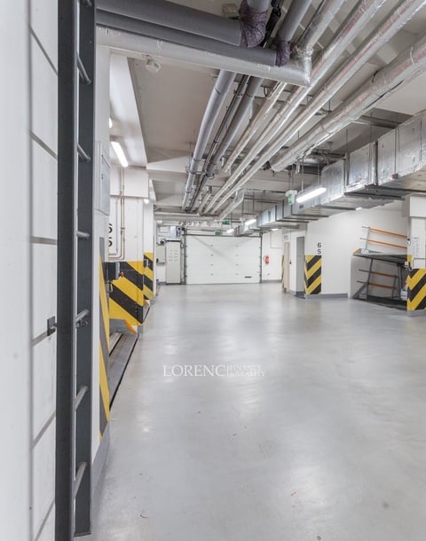 Pronájem, Garážové stání - parklift, 14m² - Praha - Kbely