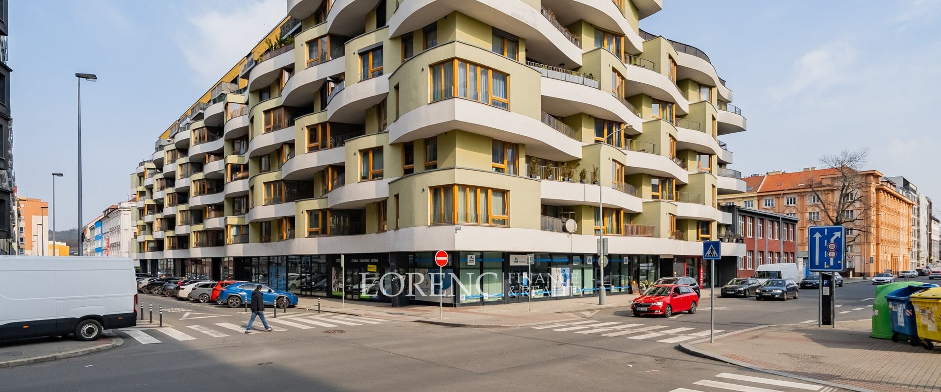 Pronájem moderního a světlého bytu 2+kk 65 m² s balkonem v atraktivní lokalitě Praha – Libeň